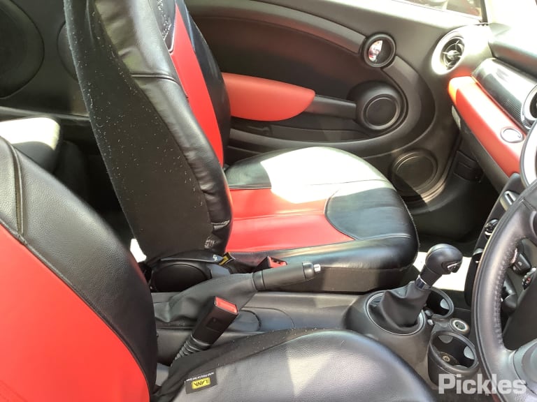 2011 MINI COOPER R56/R57, HATCH/CABRIO, CLEAR INDICATOR W/ RED CENTRE TYPE, 10/10-05/15 63217255910 RIGHT TAILLIGHT