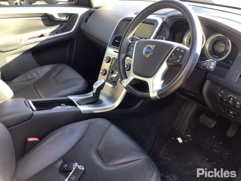 2012 VOLVO XC60 DZ, WHITE/BLACK FACE TYPE, 02/09-09/13 36000914 INSTRUMENTCLUSTER