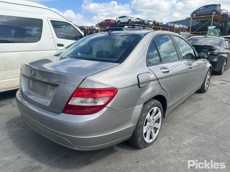 2008 MERCEDES C CLASS W204, SEDAN, CLASSIC/ELEGANCE, NON LED, NON TINTED TYPE, 07/07-02/11 A2048200164 LEFT TAILLIGHT