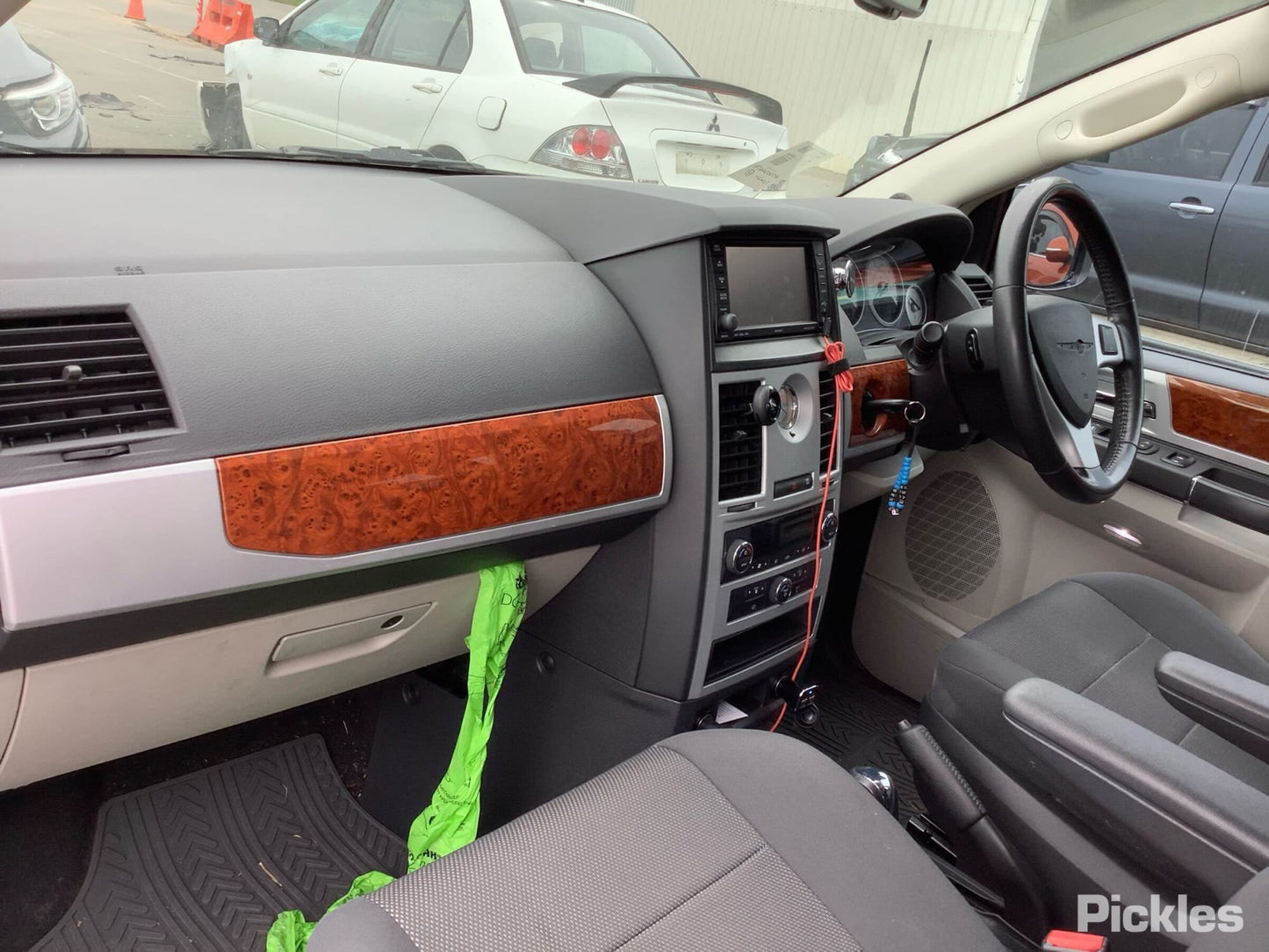 2009 CHRYSLER VOYAGER LEATHER, RT, 03/08-12/14 1JD611DVAA STEERING WHEEL