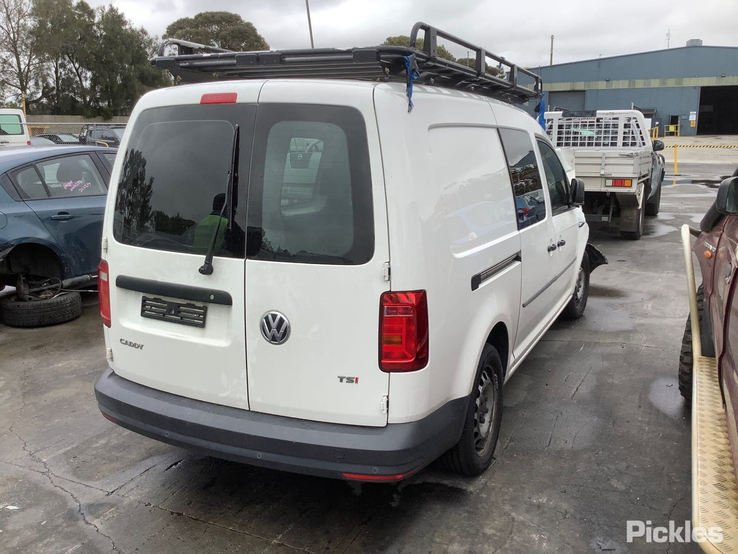 2017 VOLKSWAGEN CADDY LEFT BARN DOOR LOCK, LOWER, 2KN, 07/15-02/21 2K0827505L DOOR BOOT GATE LOCK