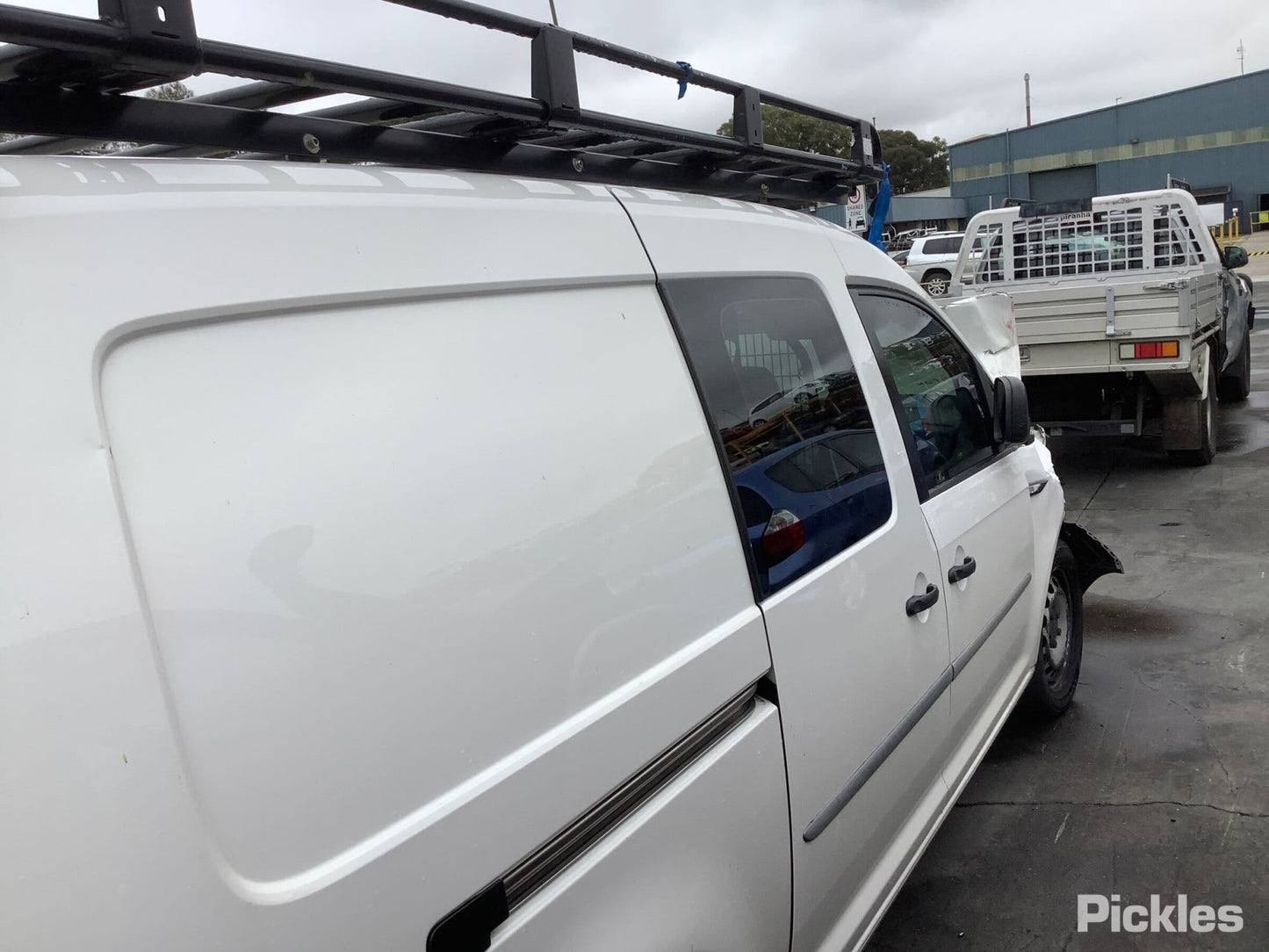 2017 VOLKSWAGEN CADDY LEFT BARN DOOR LOCK, LOWER, 2KN, 07/15-02/21 2K0827505L DOOR BOOT GATE LOCK