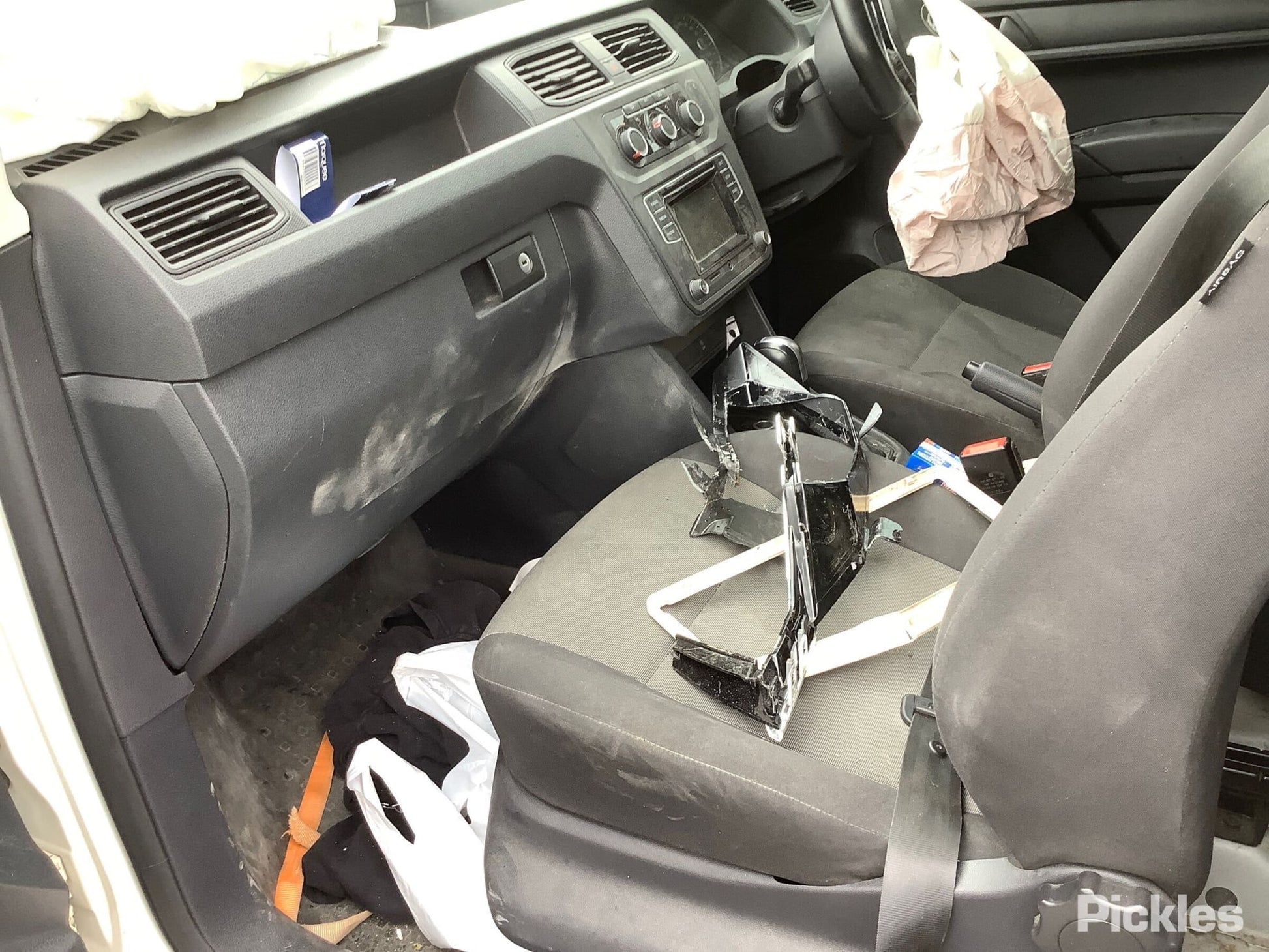 2017 VOLKSWAGEN CADDY 2KN, POWER, 12/15-02/21 2K5837461 LEFT FRONT WINDOW REG MOTOR