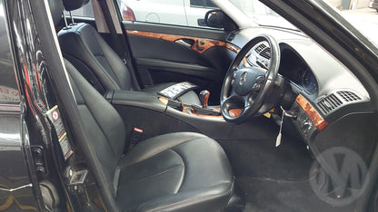 2007 MERCEDES E CLASS RIGHT FRONT DOOR LOCK, W211/S211, 08/02-12/09 A 211 720 04 35 DOOR BOOT GATE LOCK