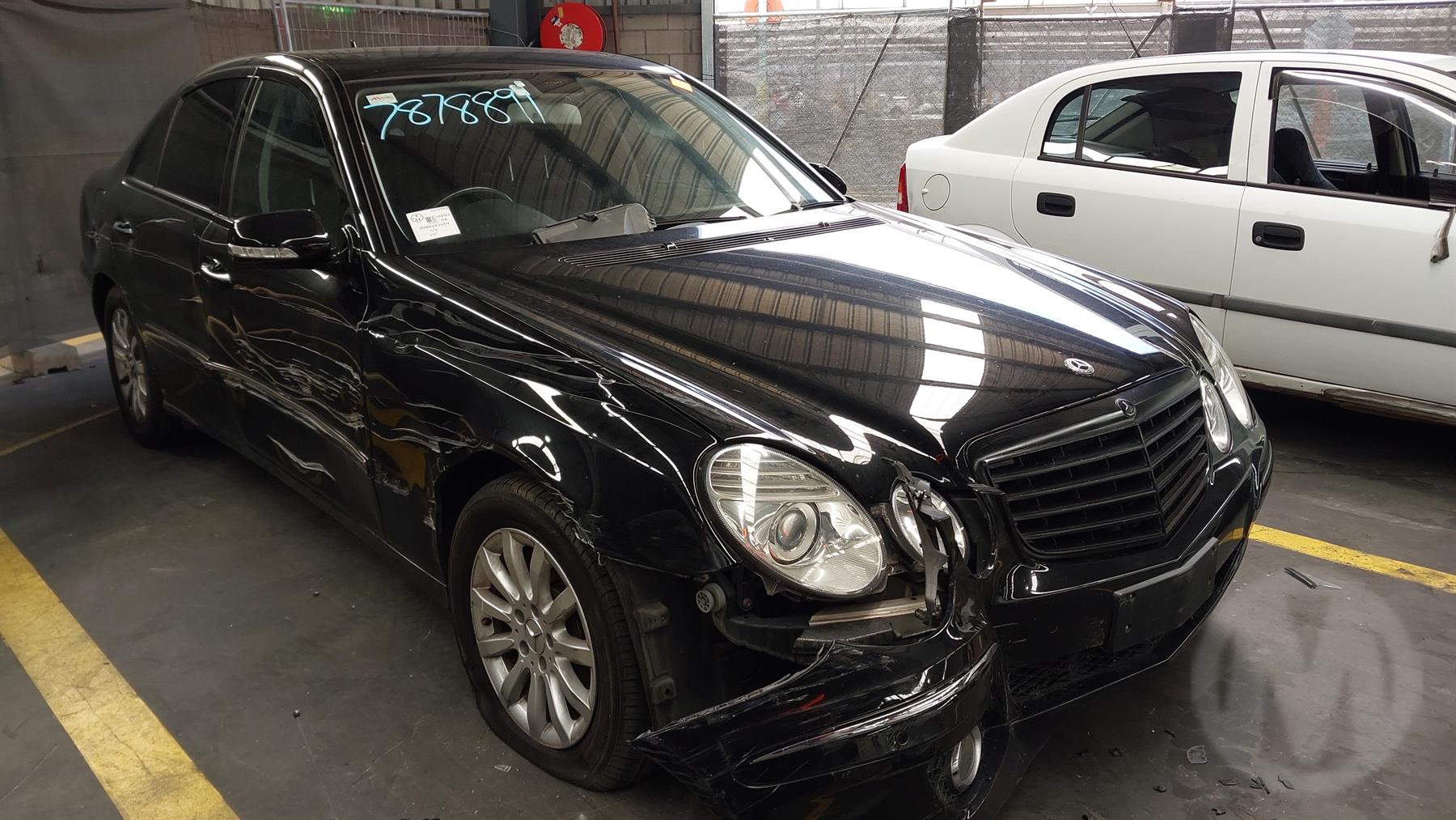 2007 MERCEDES E CLASS W211/S211, 08/02-12/09 A2116800350 CONSOLE