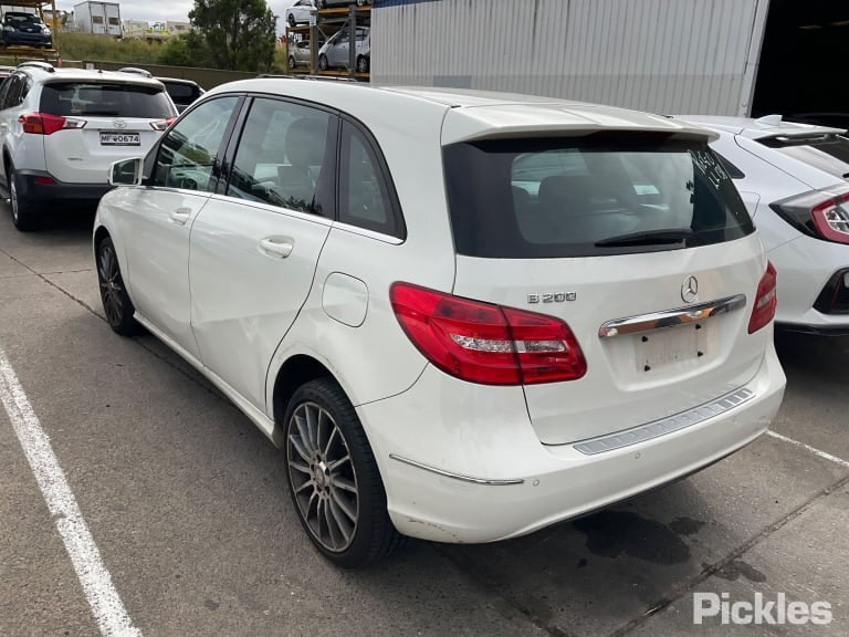 2014 MERCEDES B CLASS RIGHT FRONT DOOR LOCK, W246, 12/11-02/19 A1667200235 DOOR BOOT GATE LOCK