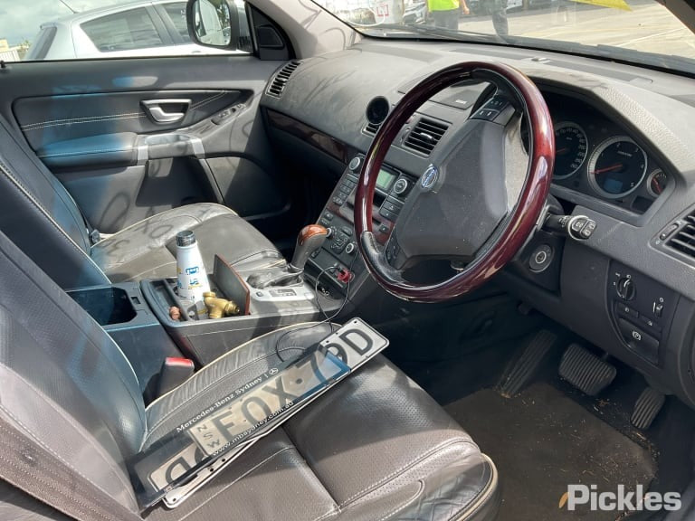 2010 VOLVO XC90 07/03-12/14  REAR GARNISH