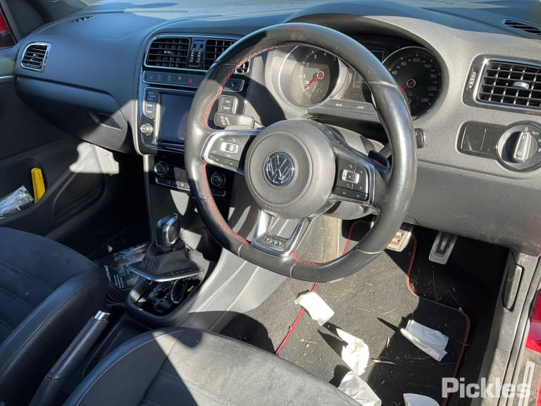 2016 VOLKSWAGEN POLO 6R, 05/10-09/17 6C2857121A GLOVE BOX