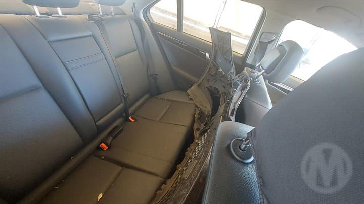 2013 MERCEDES C CLASS W204/S204, 05/11-07/14  RIGHT FRONT DOOR WINDOW