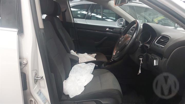 2012 VOLKSWAGEN GOLF GEN 6, WAGON, 09/09-01/13 1K5 845 202 RIGHT FRONT DOOR WINDOW