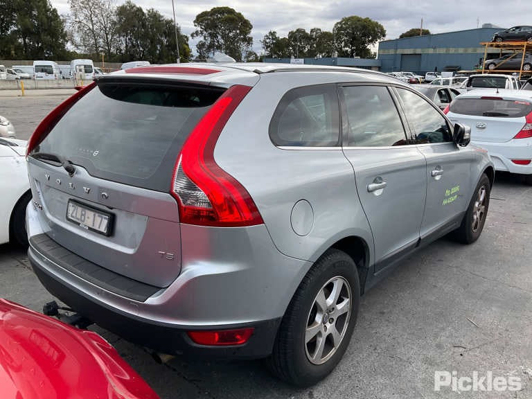 2013 VOLVO XC60 DZ, 02/09-04/17 31457126 LEFT FRONT DOOR