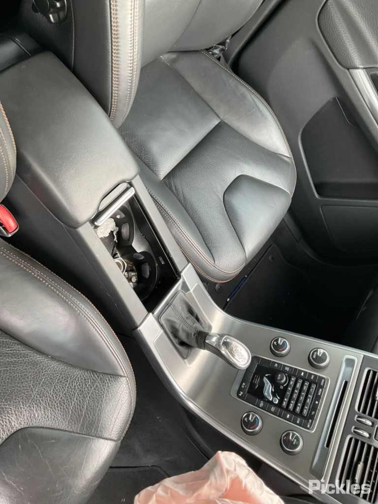 2013 VOLVO XC60 LEFT FRONT DOOR LOCK, W/ KEYLESS TYPE, DZ, 02/09-04/17 31349858 DOOR BOOT GATE LOCK