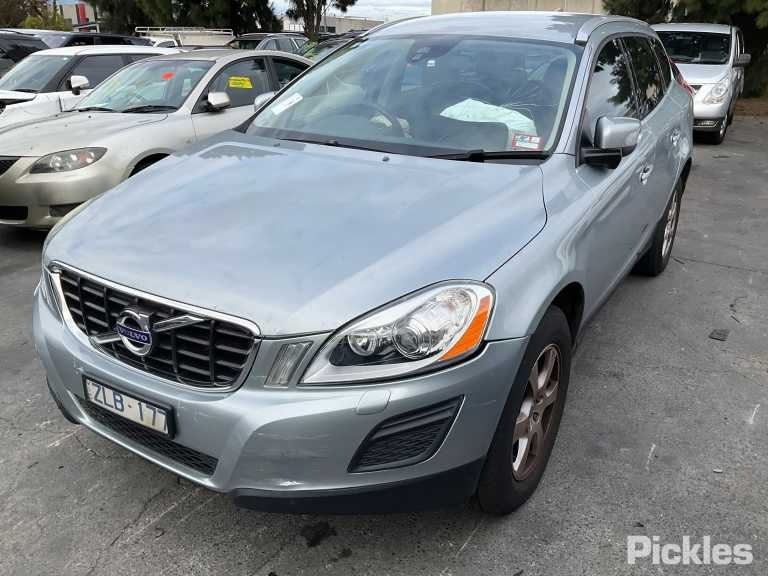 2013 VOLVO XC60 DZ, 02/09-04/17 31457126 LEFT FRONT DOOR
