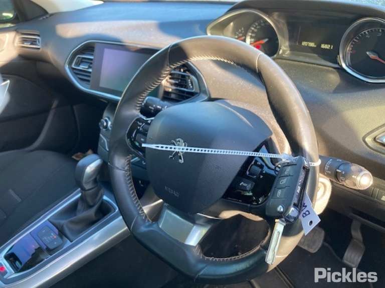 2015 PEUGEOT 308 RIGHT REAR DOOR LOCK, T9, HATCH/WAGON, 10/14-01/21 98 103 100 80 DOOR BOOT GATE LOCK