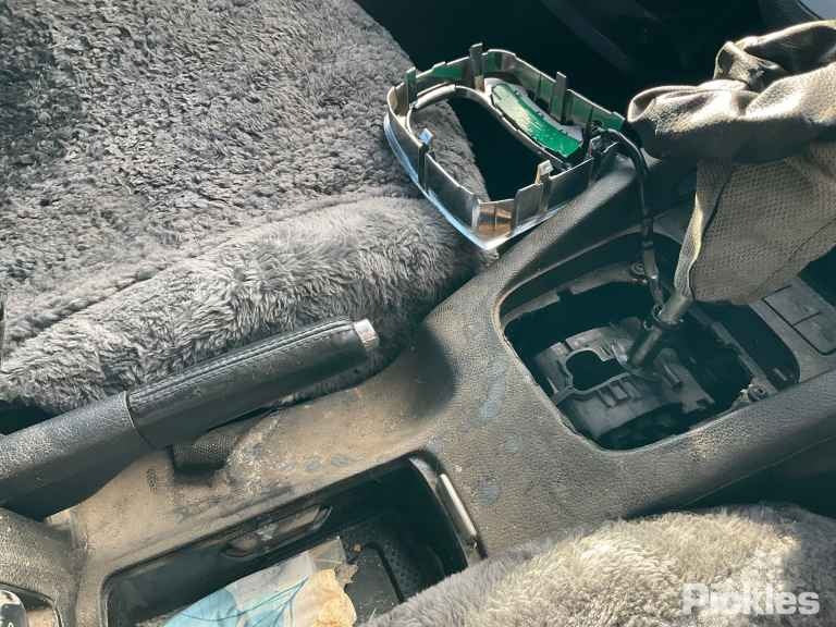 2010 VOLKSWAGEN EOS 1F, 4 BOLT TYPE, 02/07-12/14 1K0407255AA LEFT FRONT HUB ASSEMBLY