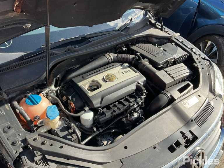 2010 VOLKSWAGEN EOS 1F, 4 BOLT TYPE, 02/07-12/14 1K0407255AA LEFT FRONT HUB ASSEMBLY