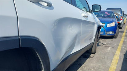 2015 JEEP CHEROKEE KL, STANDARD TYPE, 2WD, 02/14-03/18 RH FRONT HUB ASSEMBLY RIGHT FRONT HUB ASSEMBLY