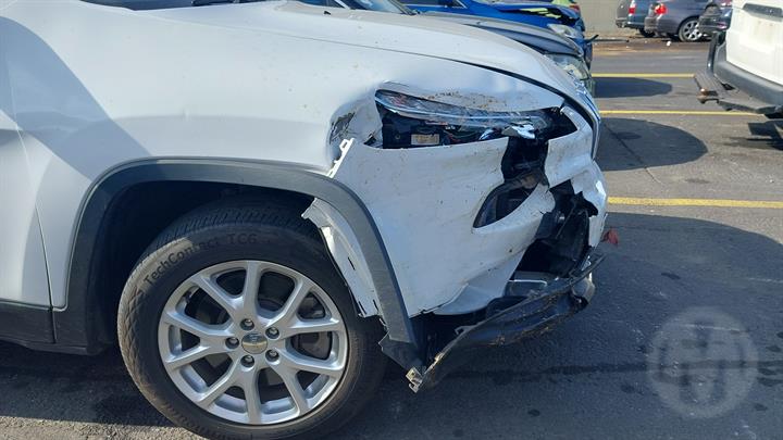 2015 JEEP CHEROKEE KL, STANDARD TYPE, 2WD, 02/14-03/18 RH FRONT HUB ASSEMBLY RIGHT FRONT HUB ASSEMBLY