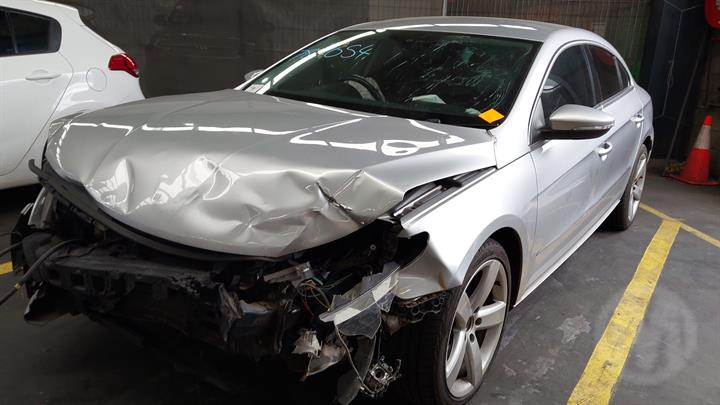 2009 VOLKSWAGEN PASSAT 3CC, SEDAN, 01/09-12/16 3C8831055F LEFT FRONT DOOR