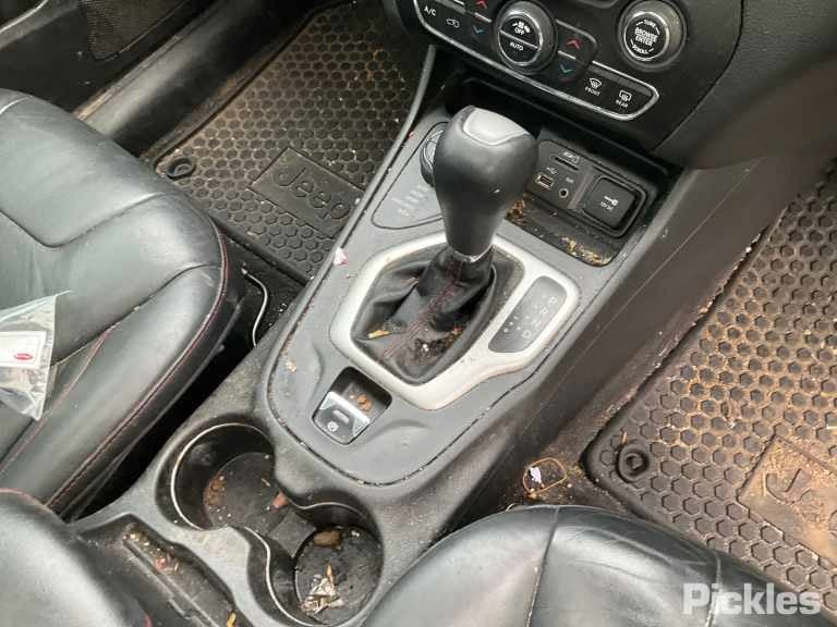 2015 JEEP CHEROKEE KL, RIGHT FRONT DOOR LOCK, 4 PIN TYPE, 02/14-03/18 68211670AA DOOR BOOT GATE LOCK