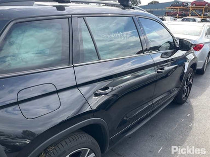 2023 SKODA KODIAQ NS, 02/17- 565845206A RIGHT REAR DOOR WINDOW
