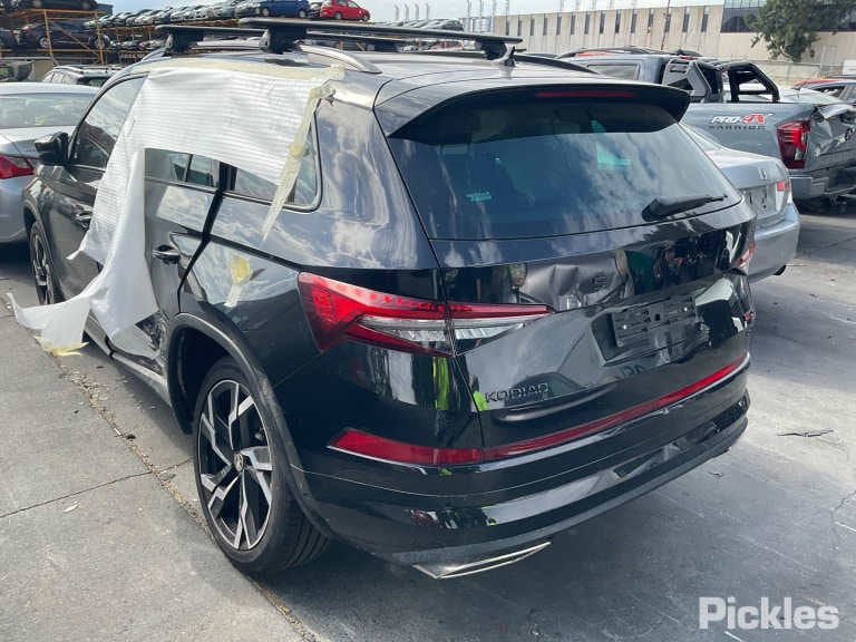 2023 SKODA KODIAQ NS, 02/17- 565845206A RIGHT REAR DOOR WINDOW