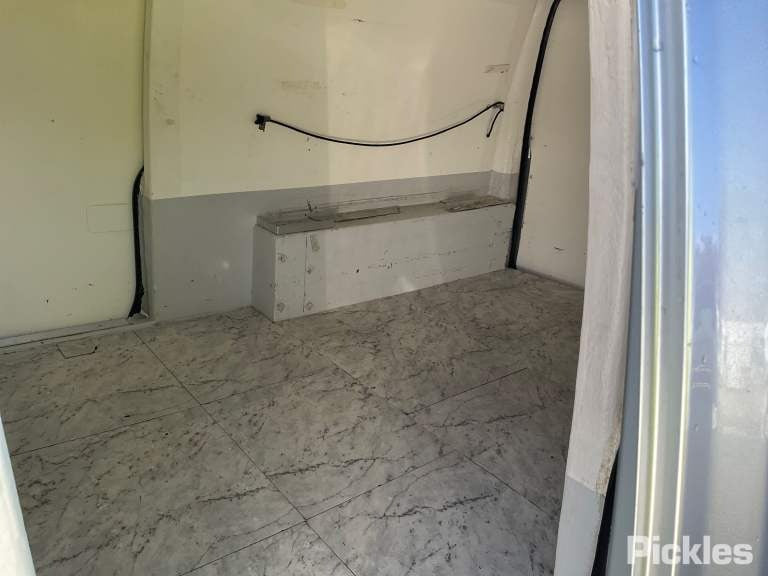 2011 VOLKSWAGEN CADDY 2K, 12/04-06/15  2K0 845 201 C LEFT FRONT DOOR WINDOW