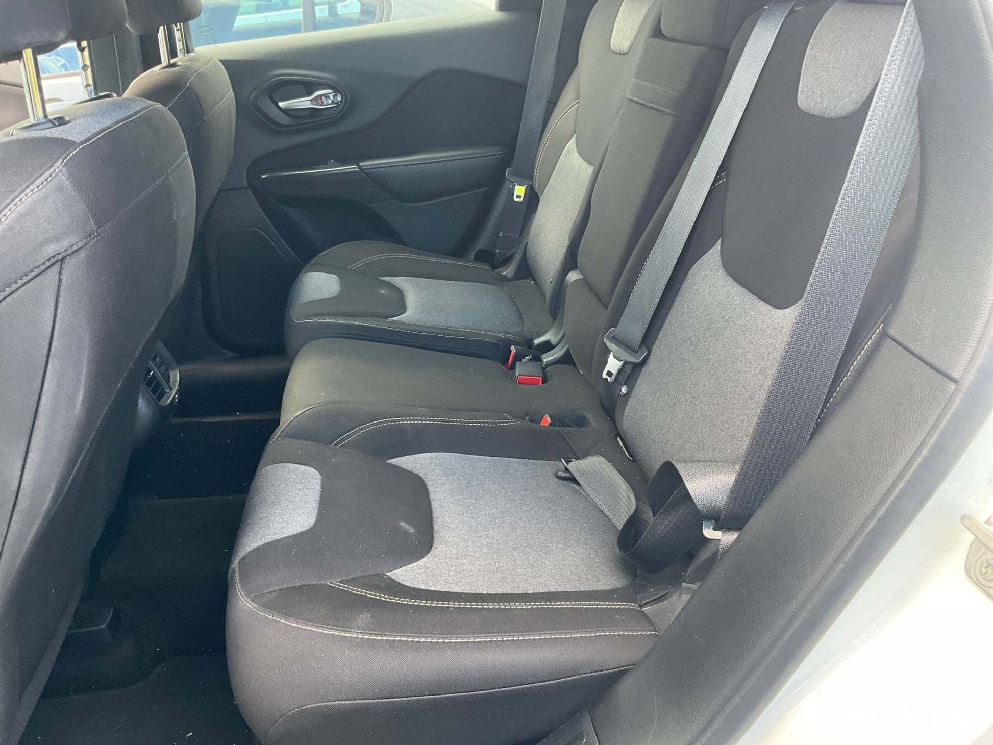 2015 JEEP CHEROKEE KL, CLEAR, SINGLE GLAZE TYPE, 02/14-11/22 68104584AC RIGHT FRONT DOOR WINDOW