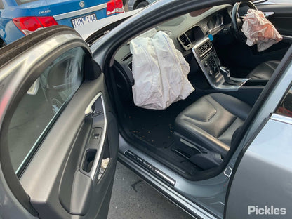 2014 VOLVO S60/V60 Mk2, 12/10-12/18 31385411 RIGHT FRONT DOOR WINDOW