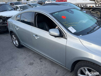 2014 VOLVO S60/V60 Mk2, 12/10-12/18 31385411 RIGHT FRONT DOOR WINDOW