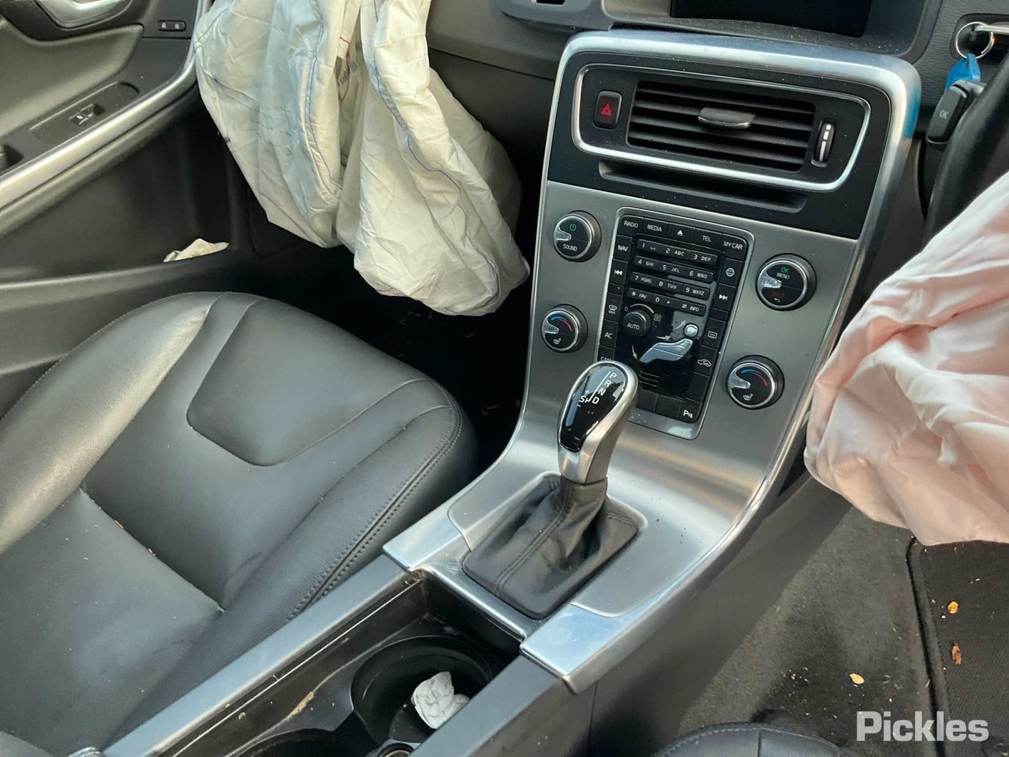 2014 VOLVO S60/V60 Mk2, 12/10-12/18 31385410 LEFT FRONT DOOR WINDOW