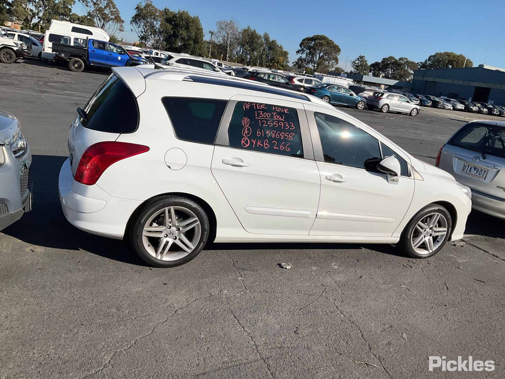 2011 PEUGEOT 308 T7, HATCH/WAGON, MANUAL FOLDING, 2 PLUG TYPE, 09/07-12/13 8153NC RIGHT DOOR MIRROR