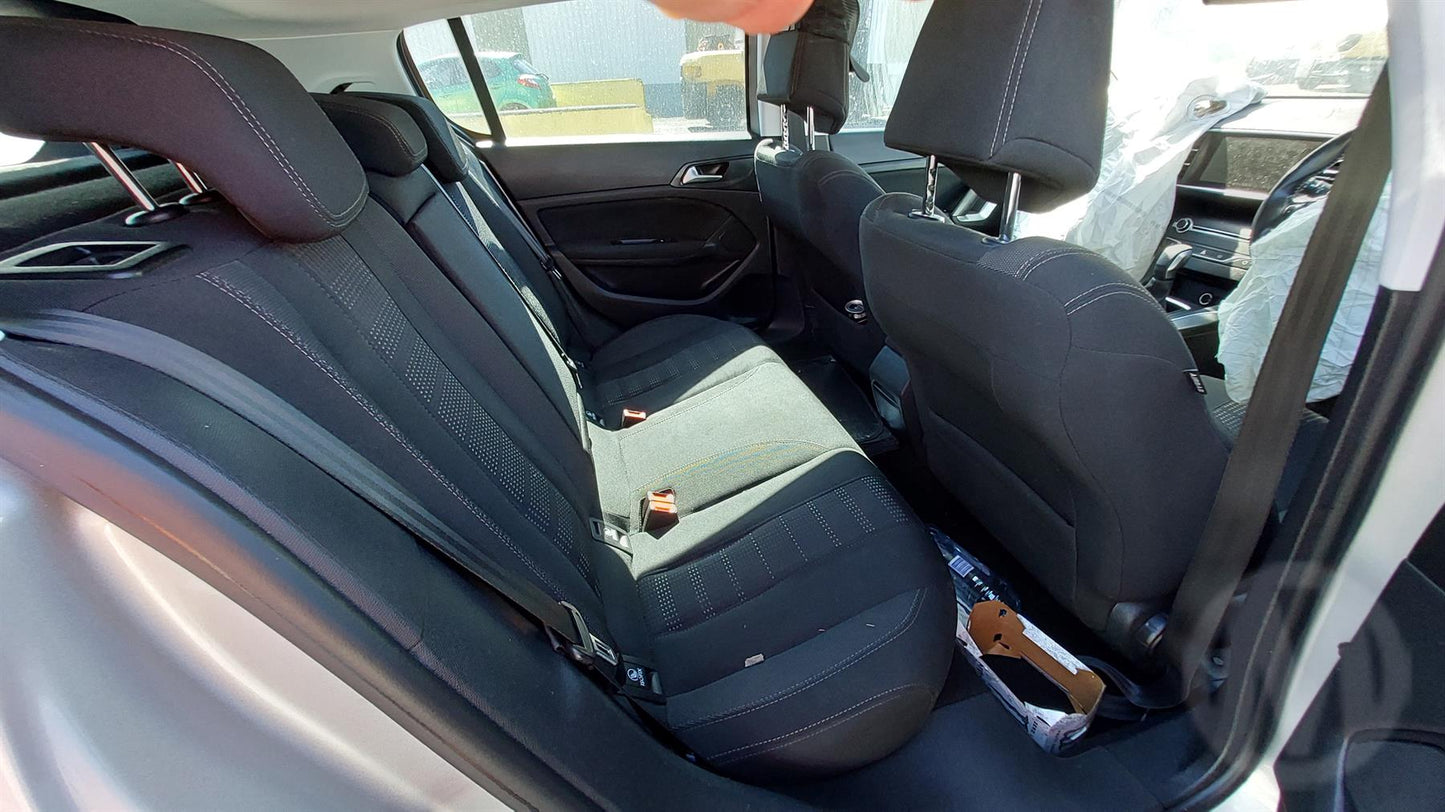 2015 PEUGEOT 308 T9, HATCH, 10/14-06/17 96 778 176 80 LEFT TAILLIGHT