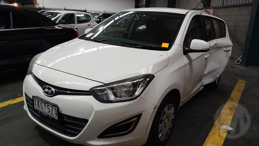 2015 HYUNDAI I20 PB, 5DR HATCH, 07/10-12/15 824211J010 RIGHT FRONT DOOR WINDOW