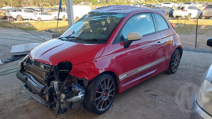 2011 ABARTH 500 03/11-  RIGHT FRONT HUB ASSEMBLY