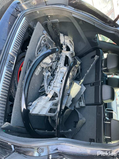 2011 PORSCHE CAYENNE TAILGATE LAMP (LH SIDE), NON TINTED TYPE, 92A, 07/10-10/14 95863109301 REAR GARNISH