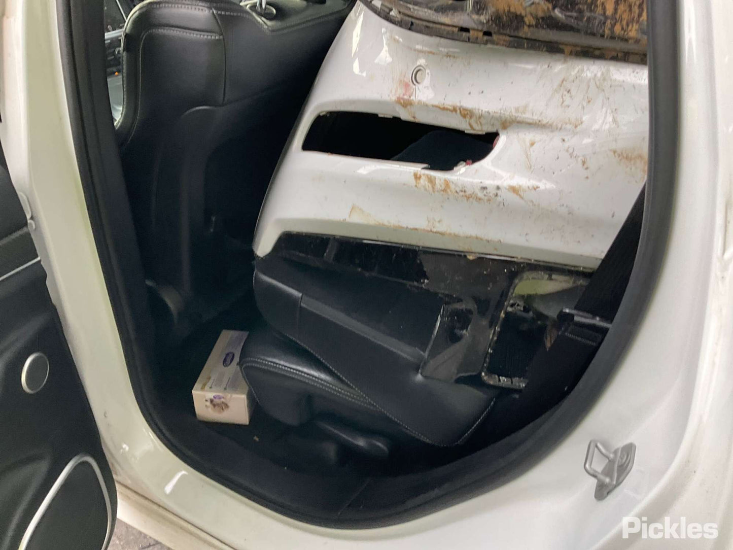 2015 JEEP GRANDCHEROKEE FRONT, W/ SUNROOF SWITCH, W/ ELECT TAILGATE OPEN TYPE, WK, 04/13-02/22  COURTESY LIGHT