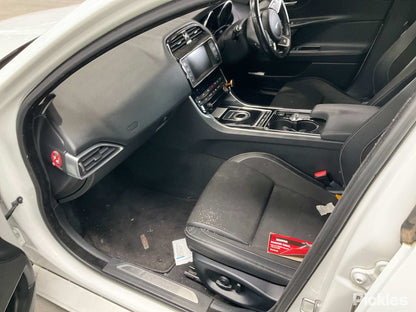 2015 JAGUAR XE X760, 05/15-  ANTENNA