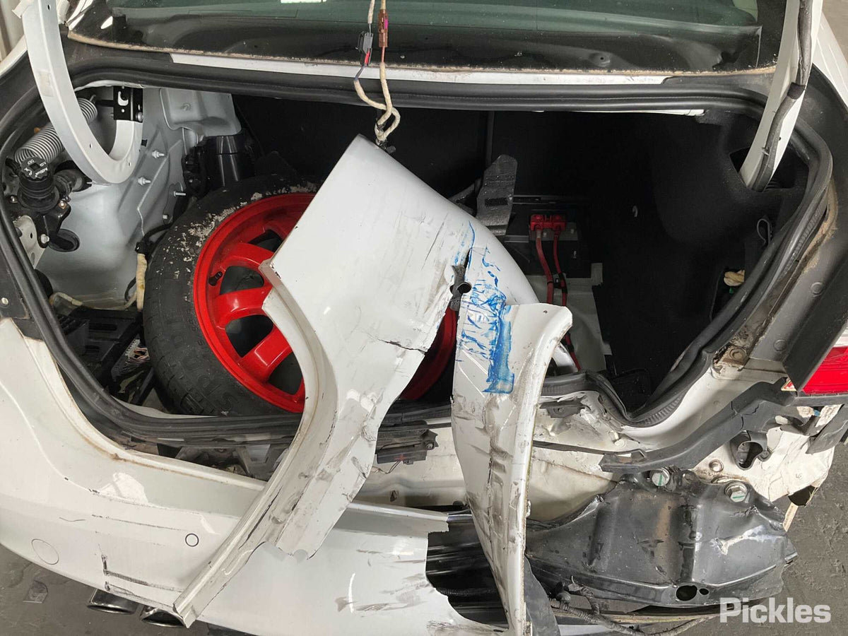 2015 JAGUAR XE X760, 05/15-  ANTENNA
