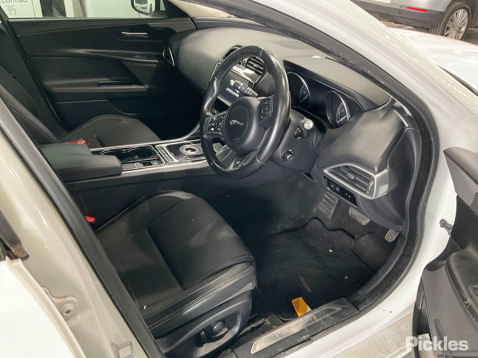 2015 JAGUAR XE X760, 05/15-  ANTENNA