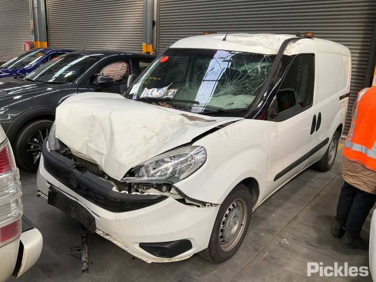 2017 FIAT DOBLO 263, 03/15-12/20 520447173 LEFT TAILLIGHT