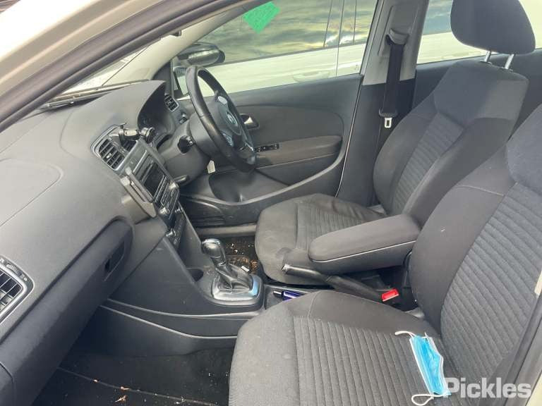 2013 VOLKSWAGEN POLO RIGHT FRONT DOOR LOCK, 6R, P/N 5K2837016H, 05/10-09/17 5K2837016H DOOR BOOT GATE LOCK