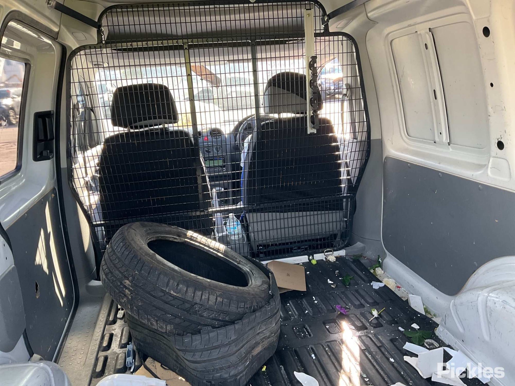 Wrecking 2010 VOLKSWAGEN CADDY for Used Parts VW1492