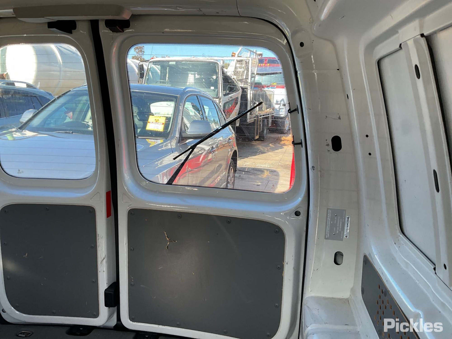 2010 VOLKSWAGEN CADDY BARN DOOR (LH SIDE), 2K, 12/04-06/15  2K0955708B/2K5955708 WIPER ARM