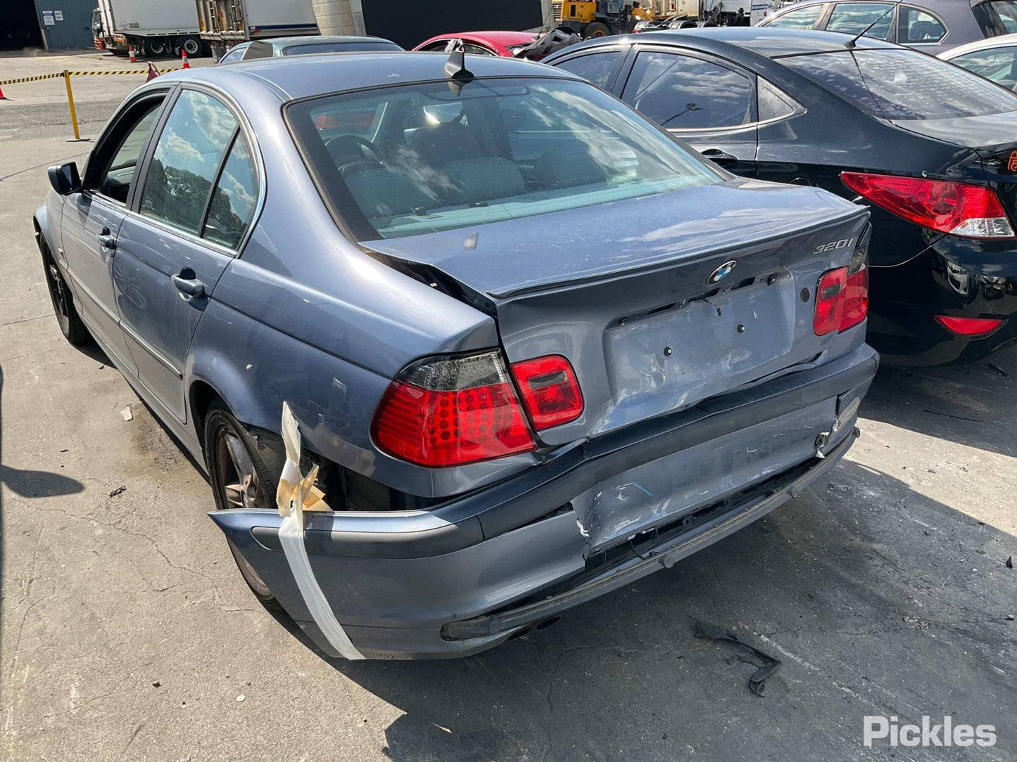2001 BMW 3 SERIES E46, SEDAN, 09/98-01/05 41527034153 LEFT REAR DOOR SLIDING
