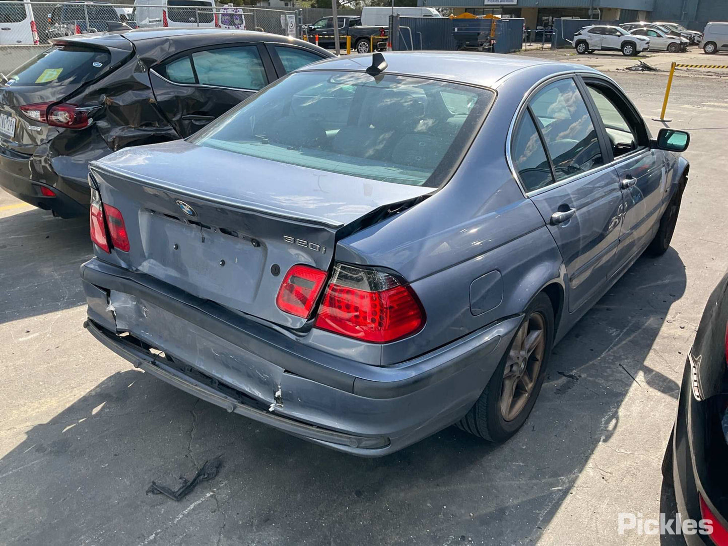 2001 BMW 3 SERIES E46, SEDAN, 09/98-01/05 41527034153 LEFT REAR DOOR SLIDING