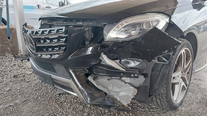 2013 MERCEDES M CLASS W166, 03/12-01/16  RIGHT FRONT DOOR WINDOW