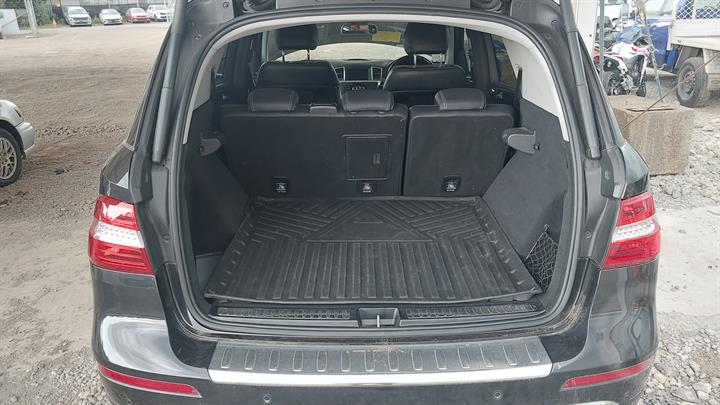 2013 MERCEDES M CLASS W166, 03/12-01/16 A1667300205 RIGHT REAR DOOR SLIDING