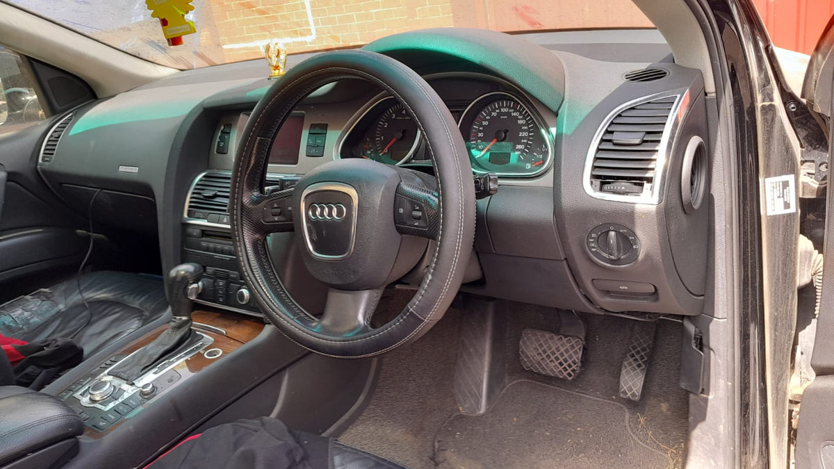 2006 AUDI Q7 DISPLAY UNIT ONLY, 8IN, 4L, 09/06-09/09 8T0919603C RADIO CD DVD SAT TV