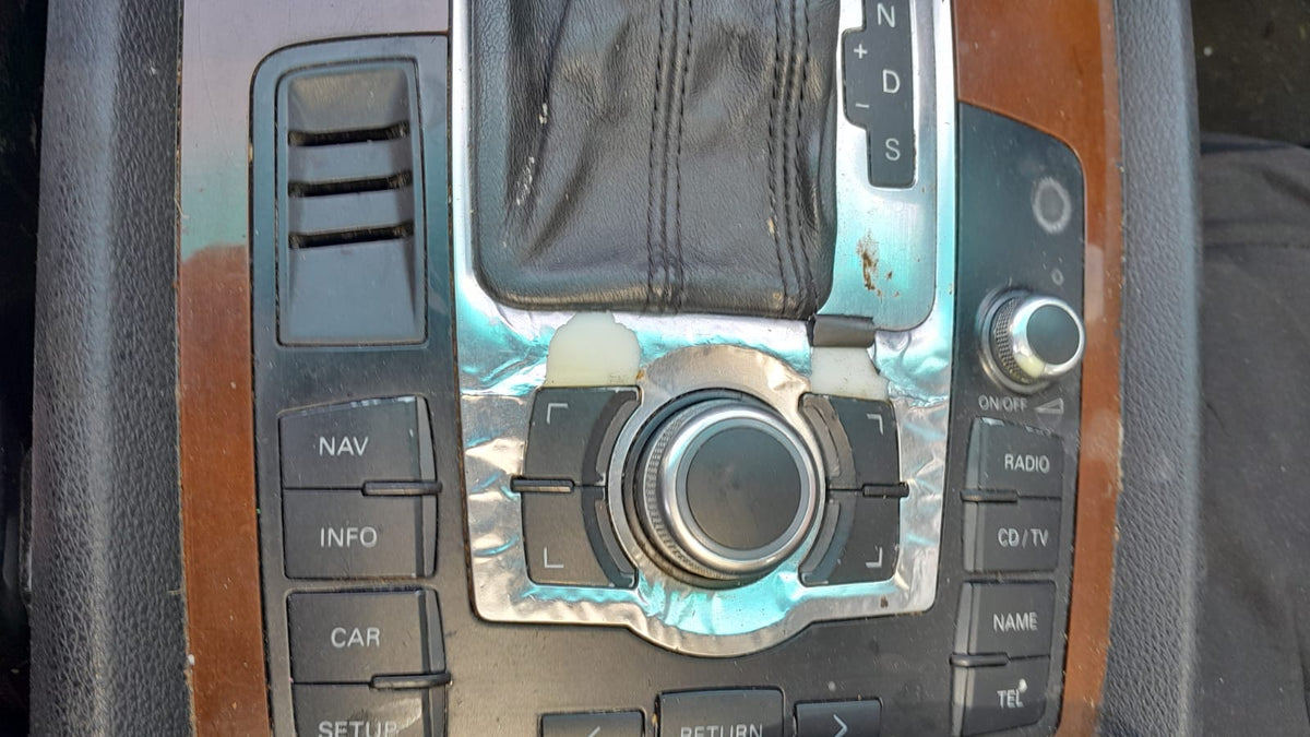 2006 AUDI Q7 DISPLAY UNIT ONLY, 8IN, 4L, 09/06-09/09 8T0919603C RADIO CD DVD SAT TV
